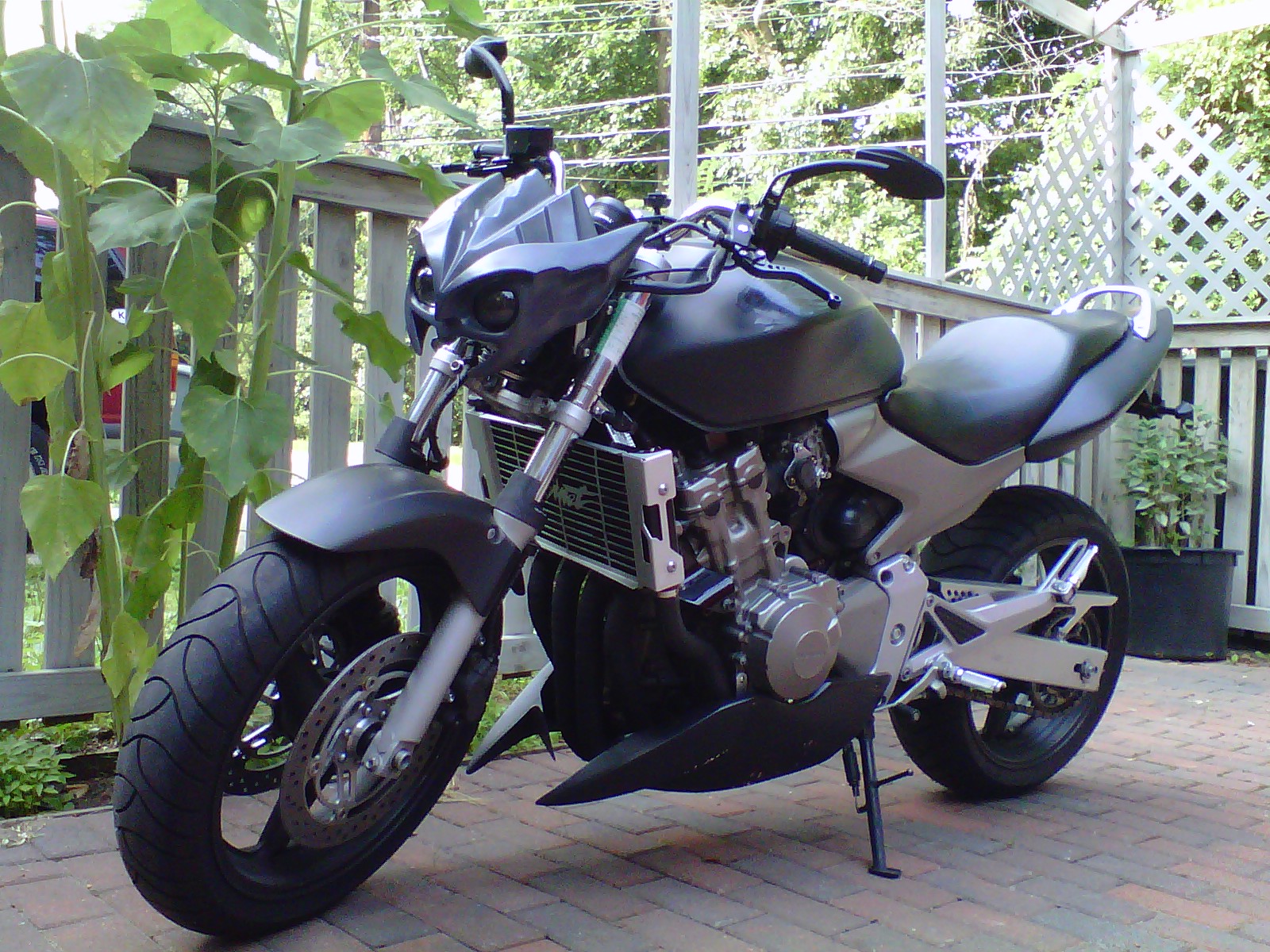 Honda CB 400 стритфайтер