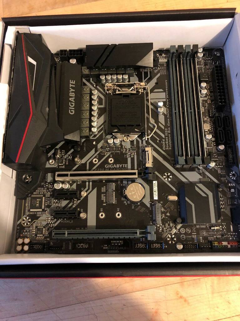 Gigabyte game x. Gigabyte z390 m. Материнская плата Gigabyte z390 m Gaming. Гигабит z690m. Материнская плата гигабит z390 гейминг ОС.