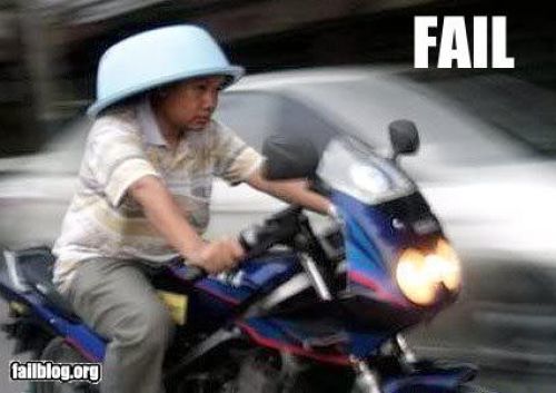 thumbs_epic_helmet_on_a_motorbike_fail.jpg