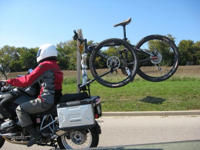 Bike_Rack_on_motorcycle_3.jpg