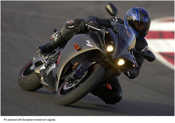 2009_Yamaha_R1_black_action.jpg