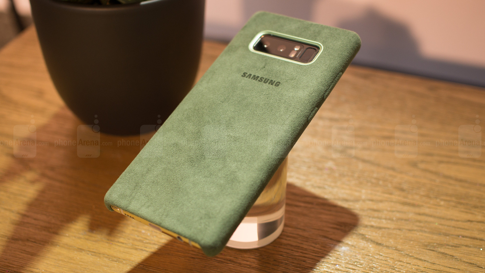 samsung_galaxy_note_8_alcantara_case_6_1.jpg