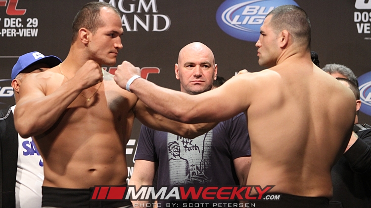 Junior_dos_Santos_vs_Cain_Velasquez_UFC_155w_1209.jpg