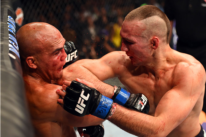 ufc189_10_lawler_vs_macdonald_016.jpg