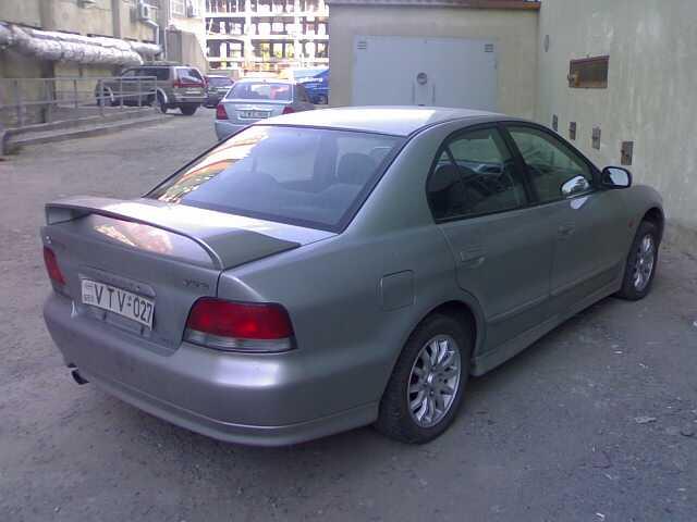 UA6QQZ672440_02.jpg