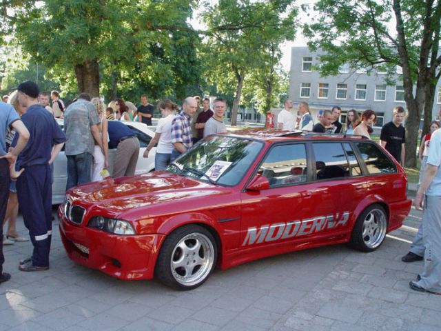 Bmw_tinka__640x480_.jpg