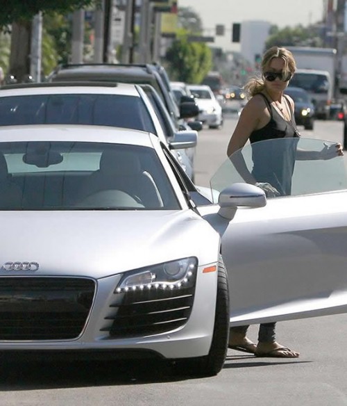 lauren_conrad_drives_silver_audi_r8_500x584.jpg