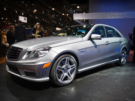 0904_02_z_2009_mercedes_benz_e63_aMG_front_three_quarters_view.jpg