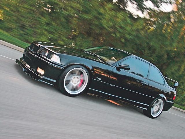 160_0608_et_01z_1995_BMW_318is_Front_Side_Driving_640x480.jpg