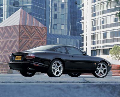 13_xkr_coupe.jpg
