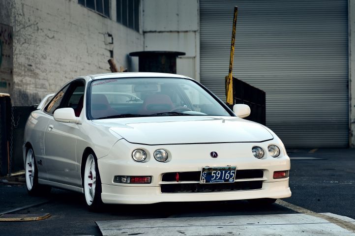 130_0904_03_z_integra_type_r_front_side.jpg