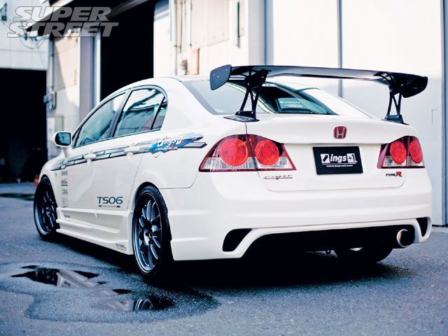 130_0810_01_z_2007_honda_civic_type_r_rear_view.jpg