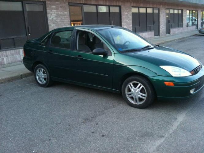 2001_ford_focus_se_sport_sedan_4452456.jpg