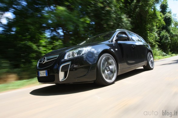 insignia_sports_tourer_opc_01.jpg