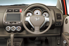 13a_beigeinterior_inpane.jpg