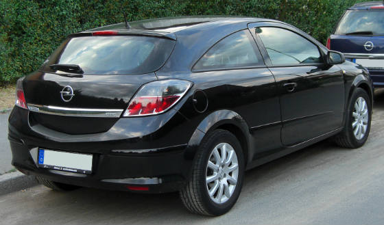 Opel_Astra_H_GTC_rear_20100706.jpg