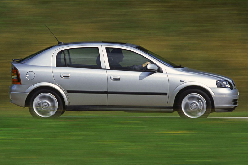 0405506_Opel_Vauxhall_Astra_1.6i_Club_1998.jpg