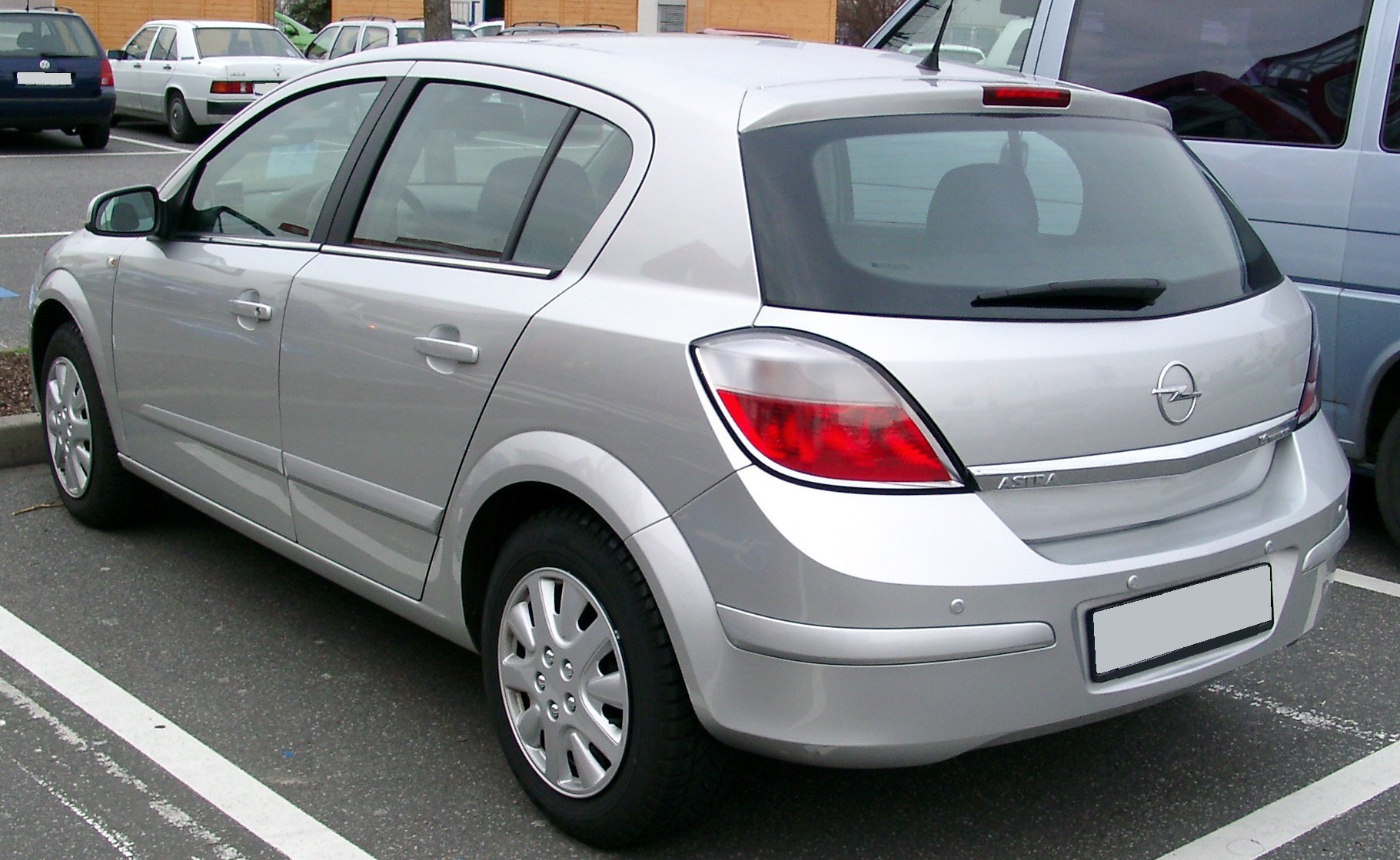 Opel_Astra_rear_20080306.jpg