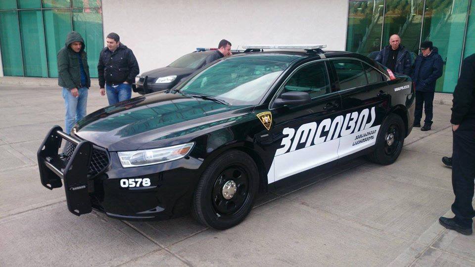 polis_car.jpg