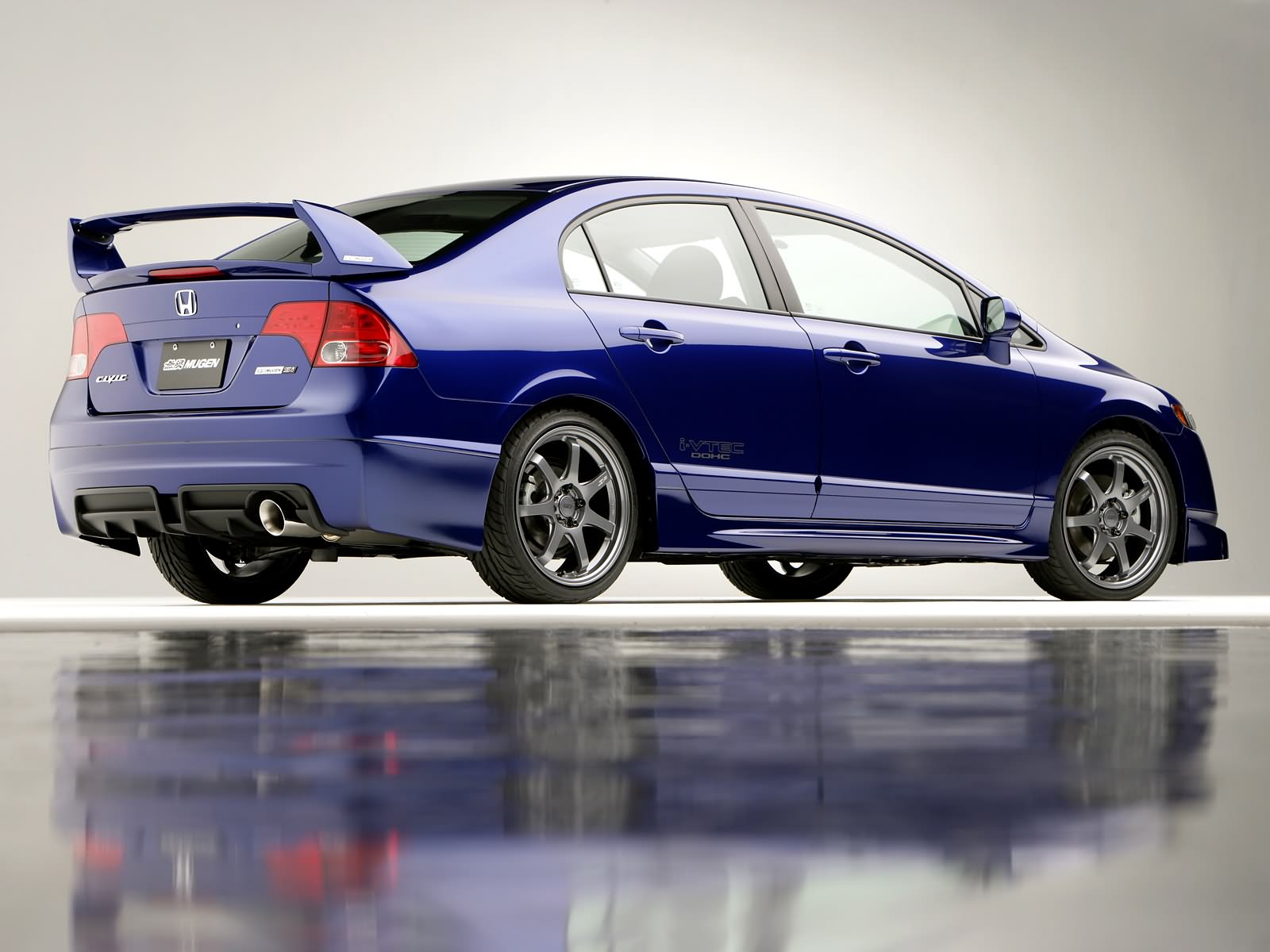 2006_Honda_Civic_Si_sedan_prototype_by_Mugen_003_5152.jpg