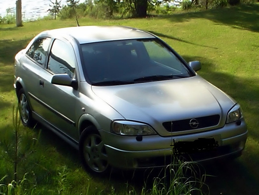 Opel_astra_g_sport_1.6_16v_front_view_day_sumemer_saimaa_lake.jpg