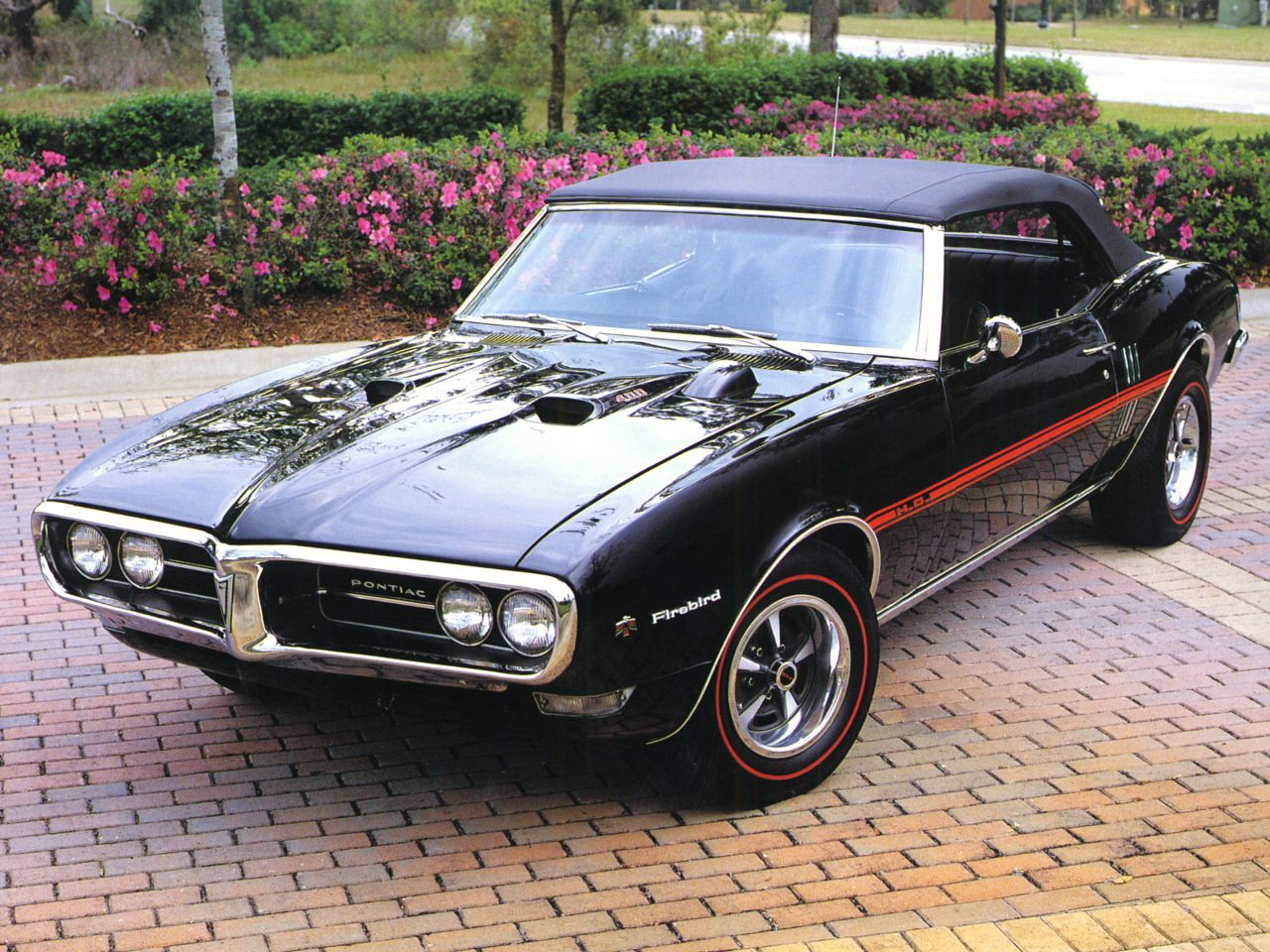 1968_Pontiac_Firebird_400_HO_Convertible_w_Hood_Tach_Black_Frt_Qtr.jpg