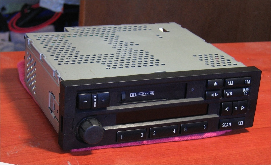 bmw_radio_1.jpg