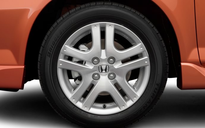 HONDA_FIT_WHEEL.jpg