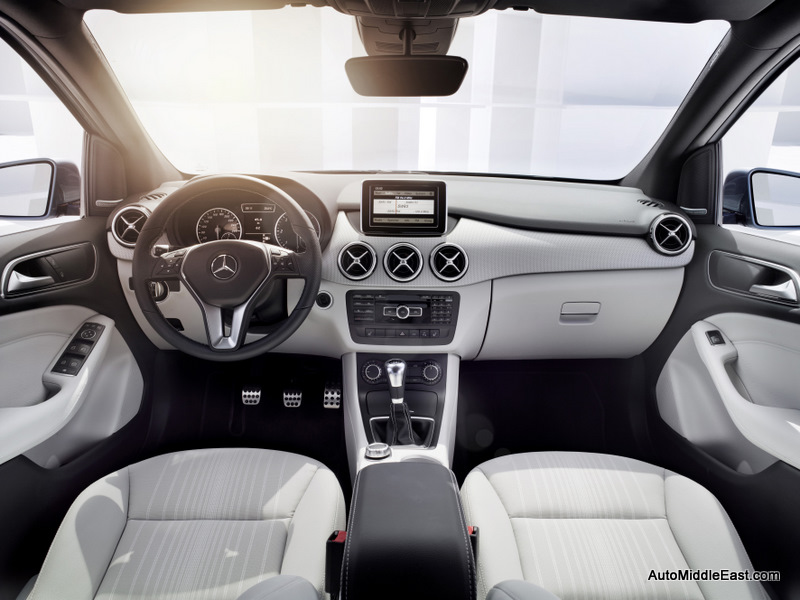 2012_Mercedes_Benz_B_Class_Interior1.jpg