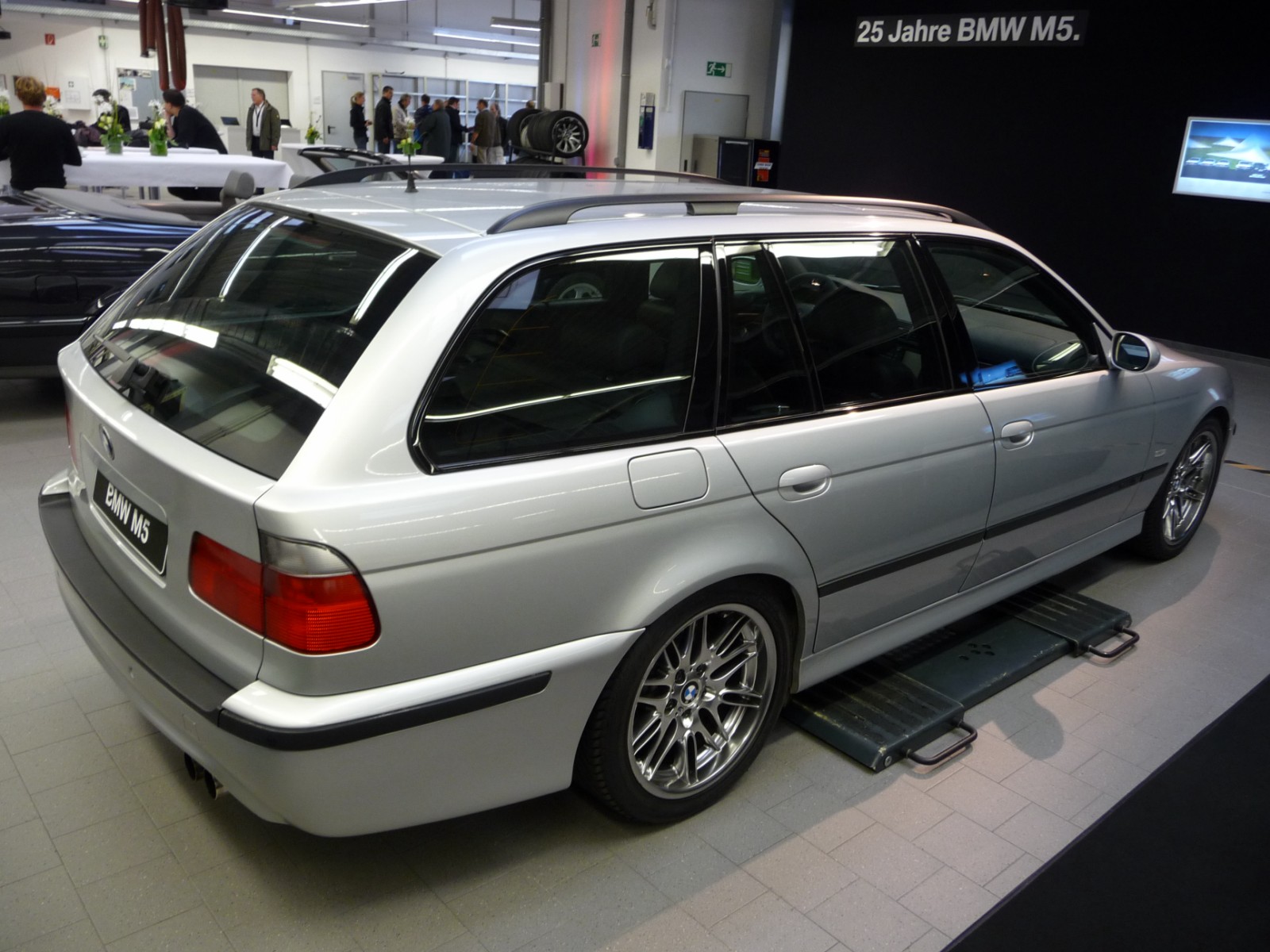 bmw_m5_e39_touring_07.jpg