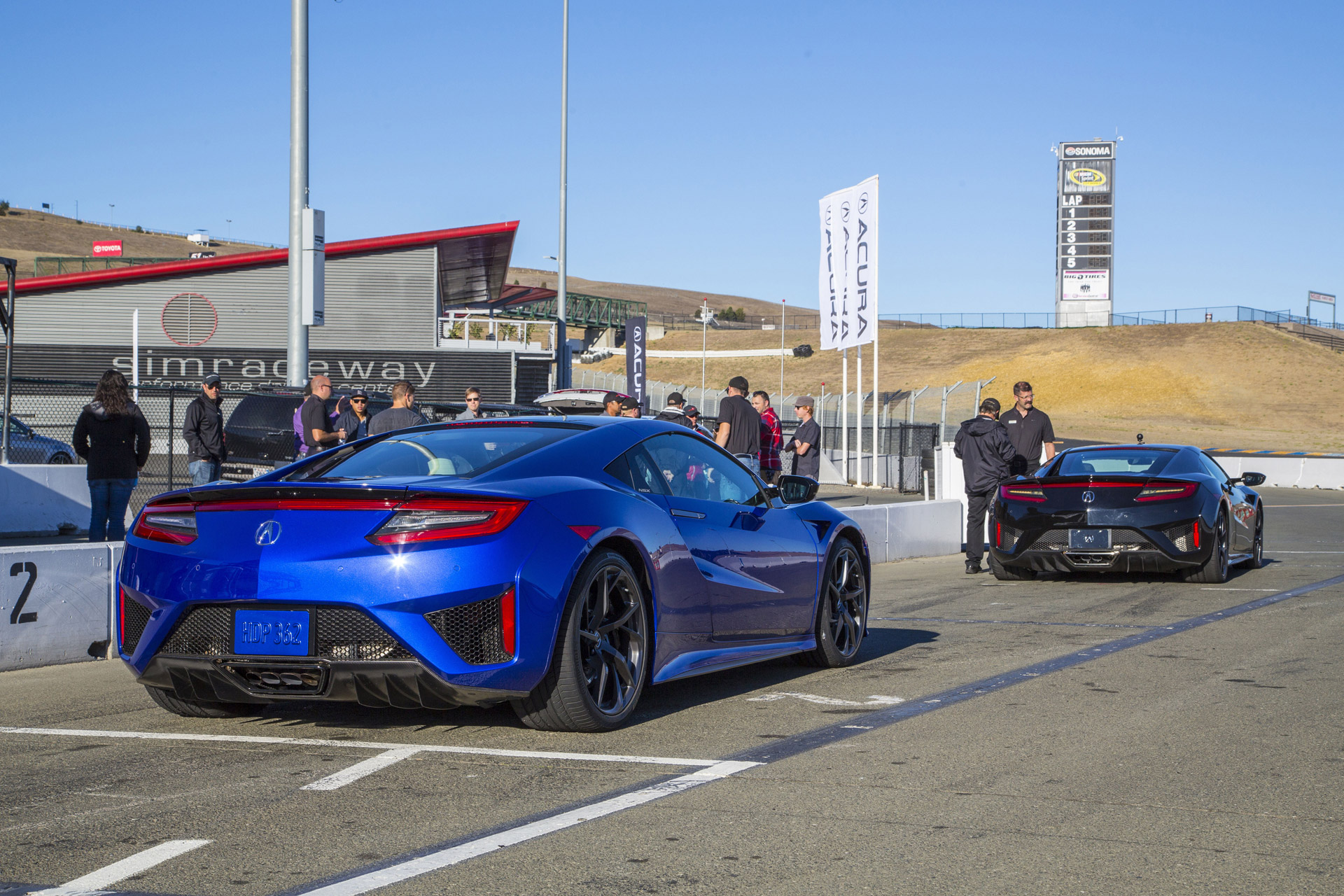 2017_acura_nsx_100531725_h.jpg