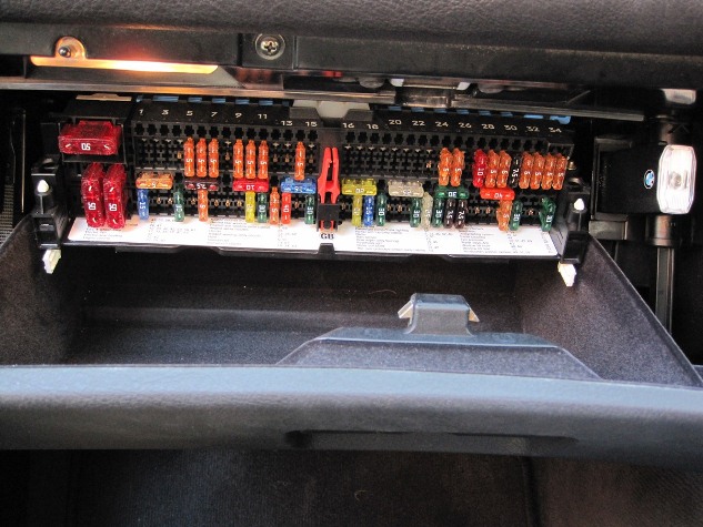 BMW_e46_Fuse_Box.jpg