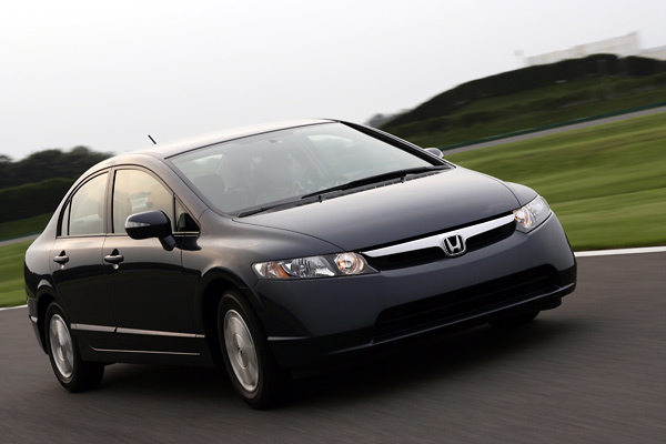 2_2006_honda_civic_hybr_472.jpg