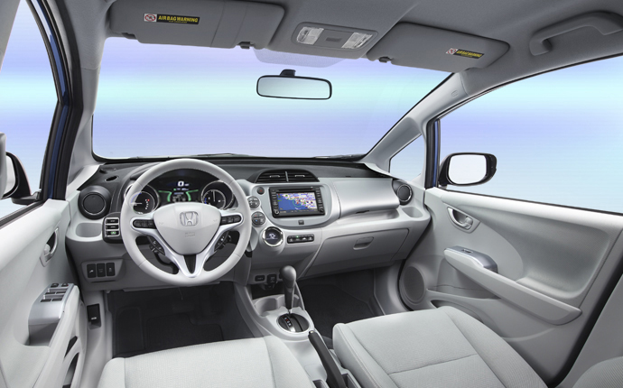 2014_honda_fit_ev_interior1.jpg