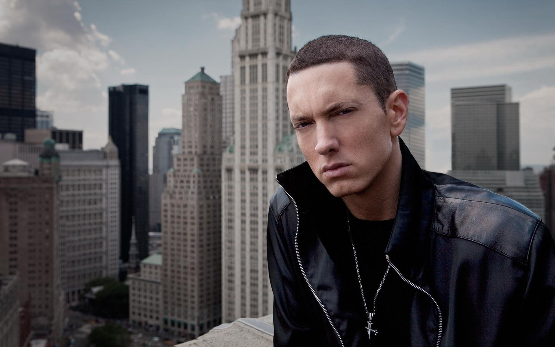 eminem_13372372.jpg