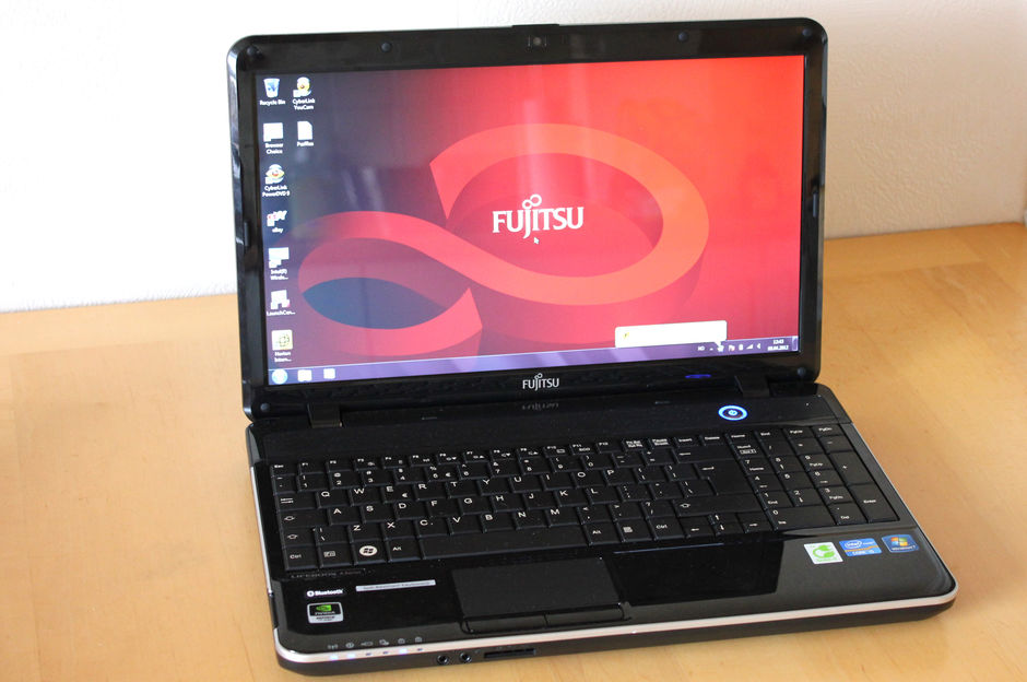 test_fujitsu_lifebook_ah531.jpg