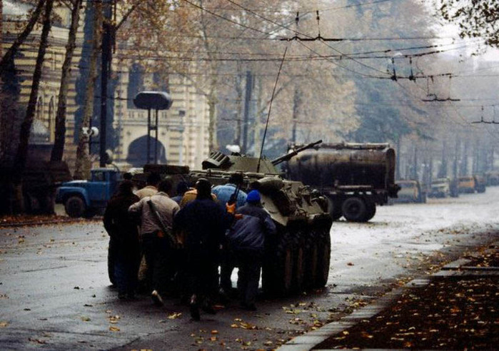 68154839_ulichnuye_boi_v_Tbilisi.jpg