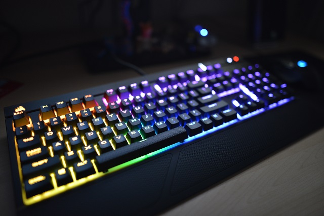 corsair_strafe_rgb_mx_silent_mechanical_gaming_keyboard_profiles.jpg