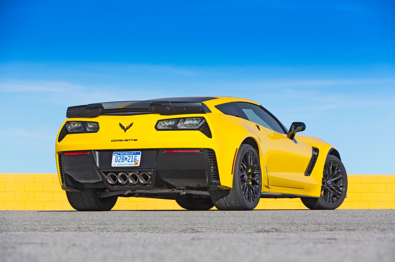 2015_Chevrolet_Corvette_Z06_rear_three_quarters.jpg