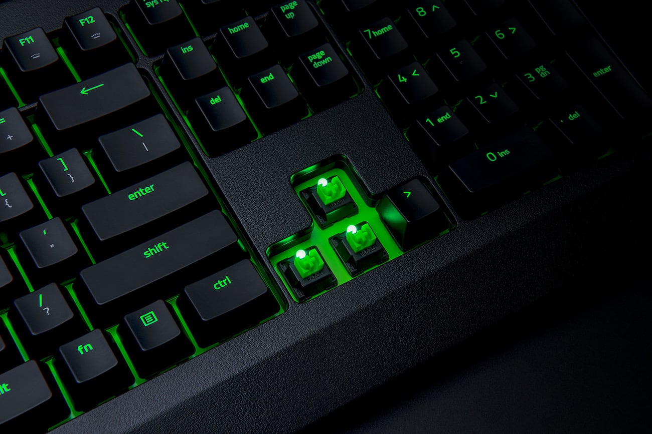 Razer_Blackwidow_Ultimate_Water_Resistant_Keyboard_02.jpg