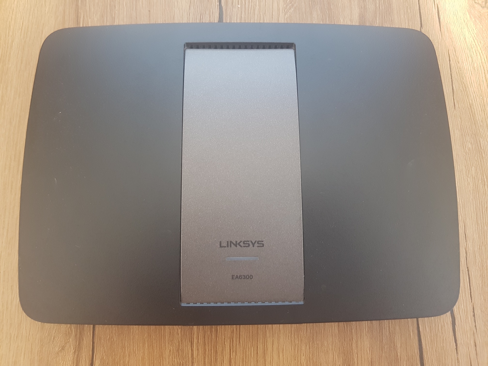 Linksys_EA6300__3_.jpg