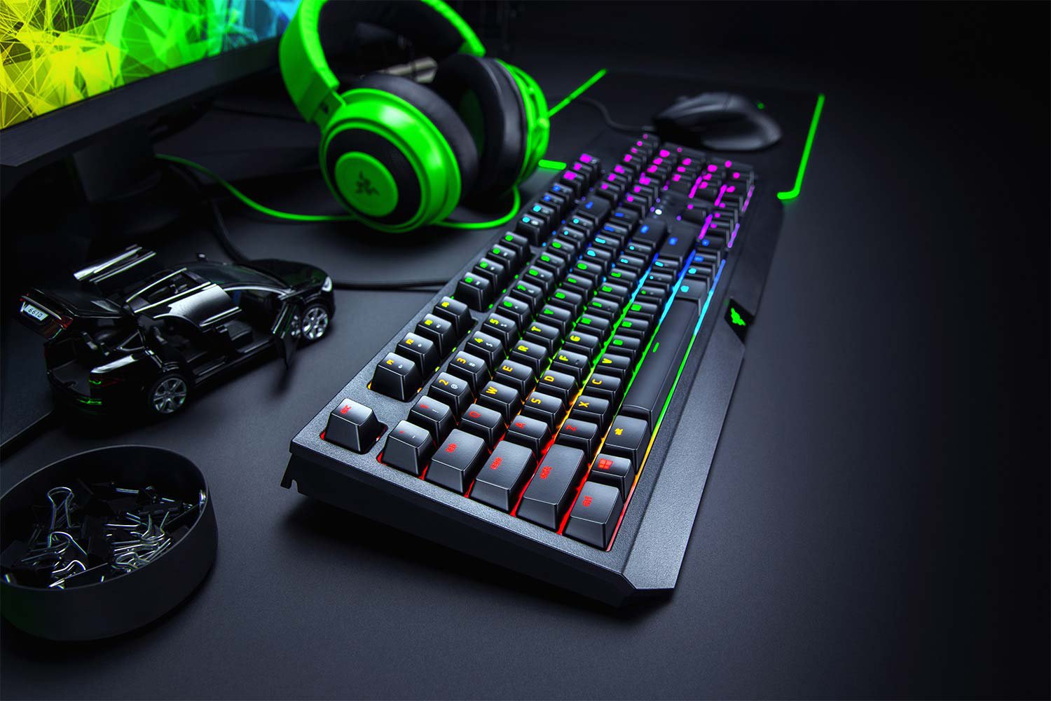 https___hybrismediaprod.blob.core.windows.net_sys_master_phoenix_images_container_h2c_h93_9081237962782_Razer_BlackWidow_2019_gallery02.jpg