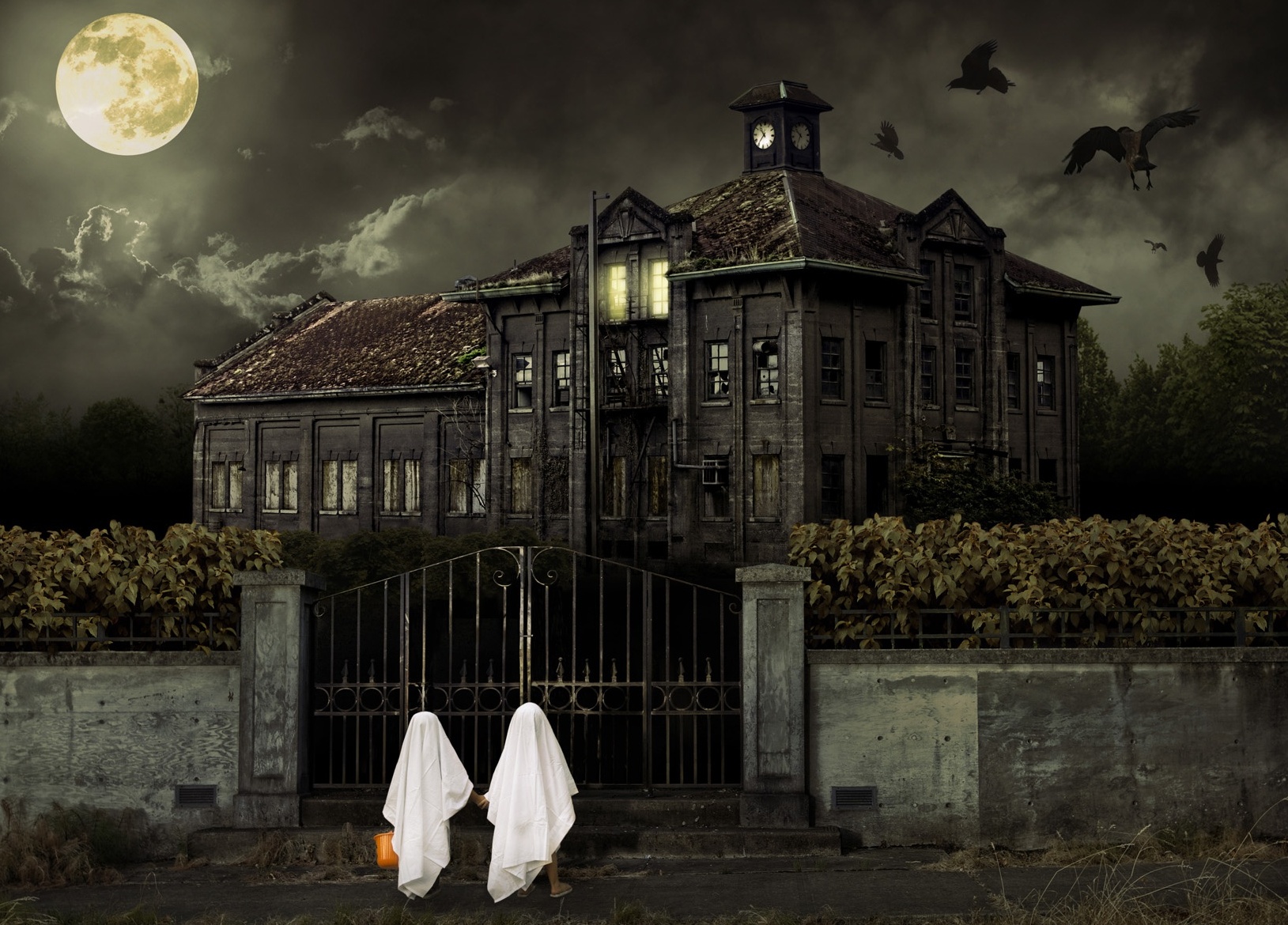 halloween_scary_house_1920x1200.jpg