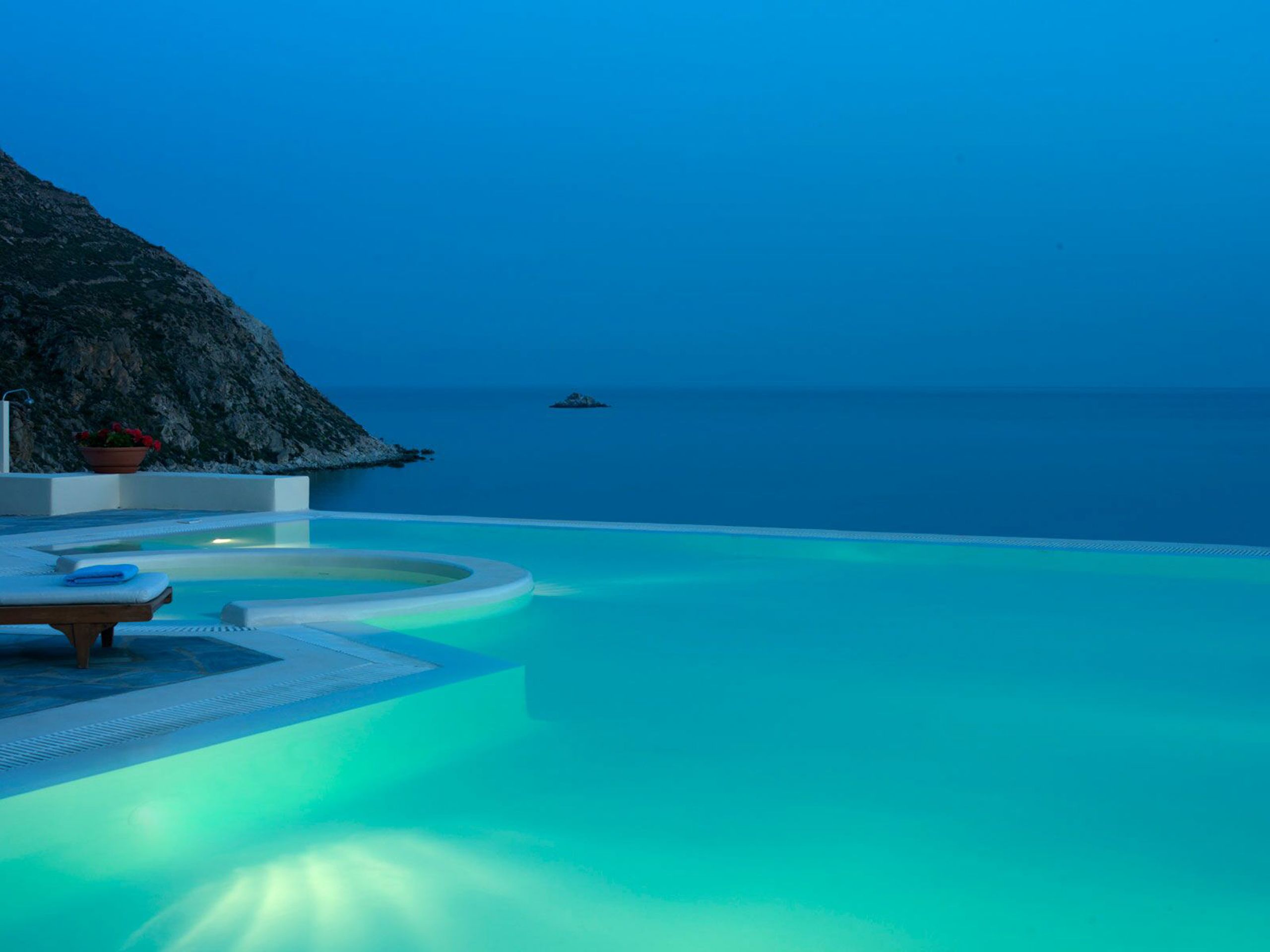 santa_marina_hotels_luxury_hotel_mykonos_greece.jpg