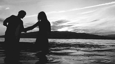 black_and_white_cute_couple_gif_hug_Favim.com_4119069.gif