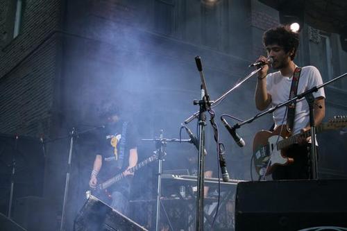 Play_Paranoid_l_a06572fd339adcc59fed6639f3e5.jpg