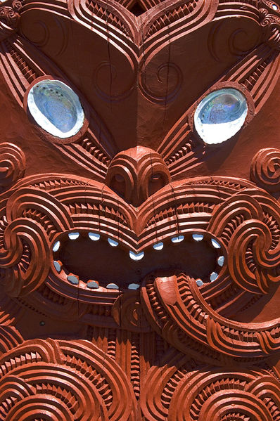 398px_Maori_Wood_Carving_n.jpg