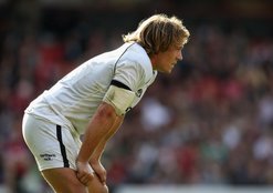 Jonny_Wilkinson_bends_1616265.jpg