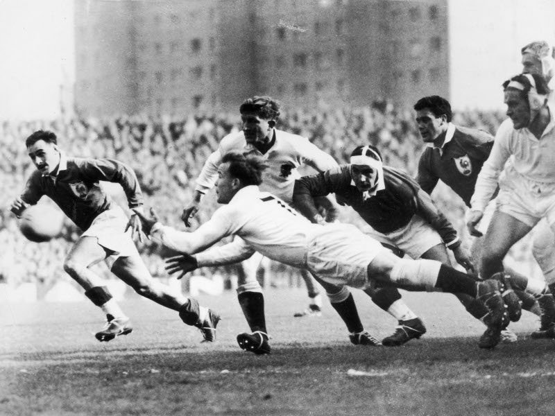 1958_Jeeps_gets_the_forwards_moving._England_won_14_0_at_Stade_Yves_du_Manoir__Colombes.jpg
