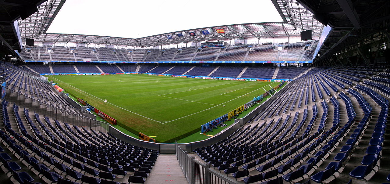 1280px_EM_Stadion_Wals_Siezenheim_zur_Euro.jpg